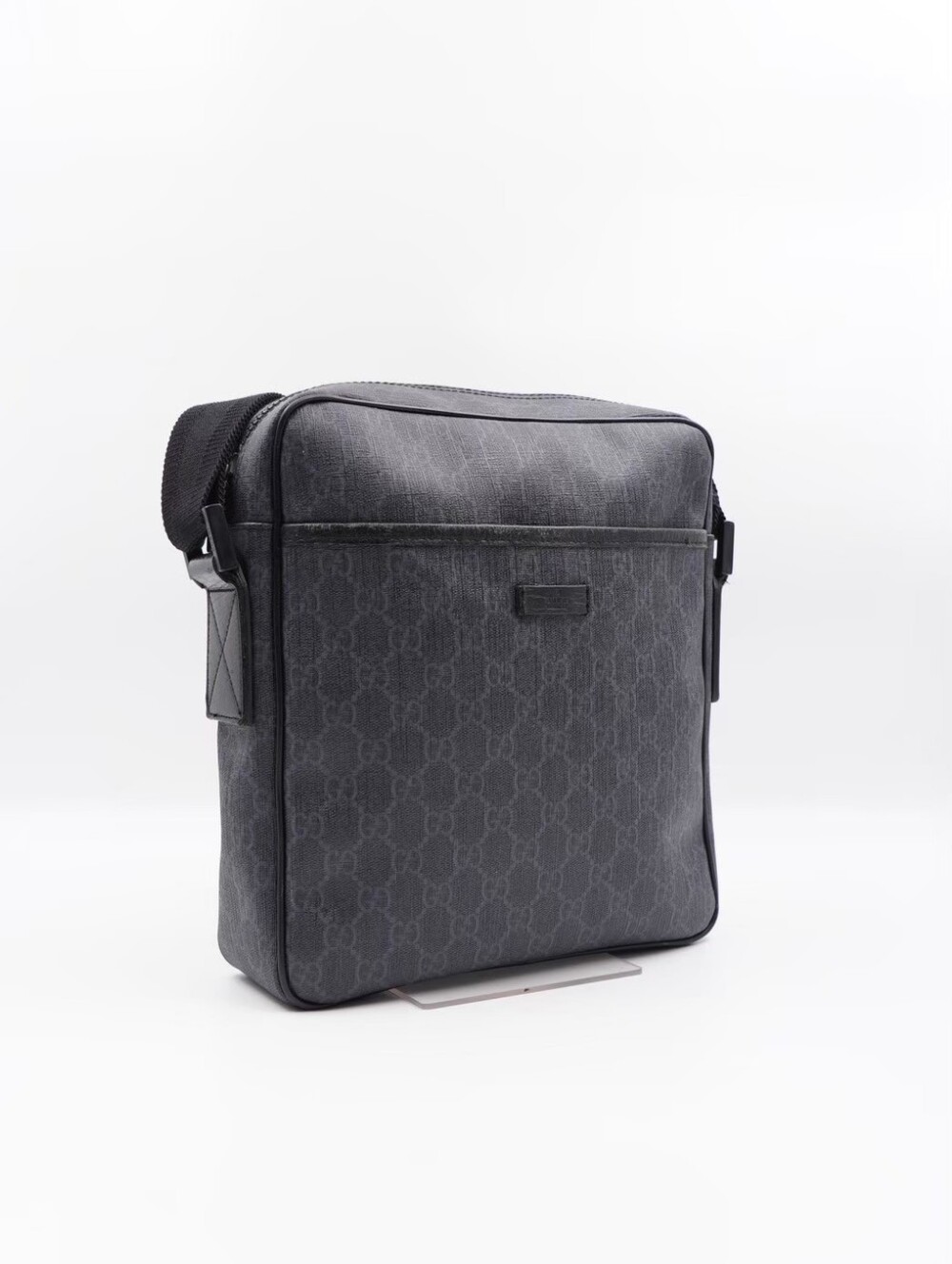 CJ64 💗 GUCCI GG Supreme Monogram Messenger Bag - Picture 5 of 12